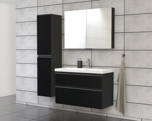 Salle de bain avec meuble sous-lavabo, armoire de toilette et armoire haute