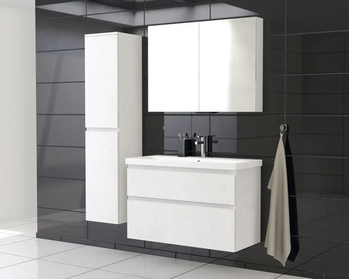 Salle de bains avec meuble sous-lavabo, armoire de toilette et armoire haute