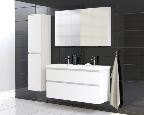 Salle de bains avec meuble-lavabo, armoire de toilette et armoire haute