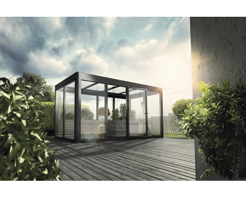 Gewächshaus SunGarden Infinity 4.2 Kunststoff 6 mm 443 x 233 cm anthrazit Freistehendes Glashaus auf einer Holzterrasse mit Pflanzen