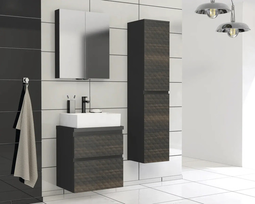 Ensemble de salle de bains moderne avec meuble sous-lavabo, lavabo, armoire de toilette et armoire haute devant un mur carrelé