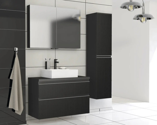 Salle de bain moderne avec meuble sous-lavabo, armoire de toilette et armoire haute