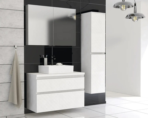 Salle de bain moderne avec meuble sous-lavabo, armoire de toilette et armoire haute en blanc