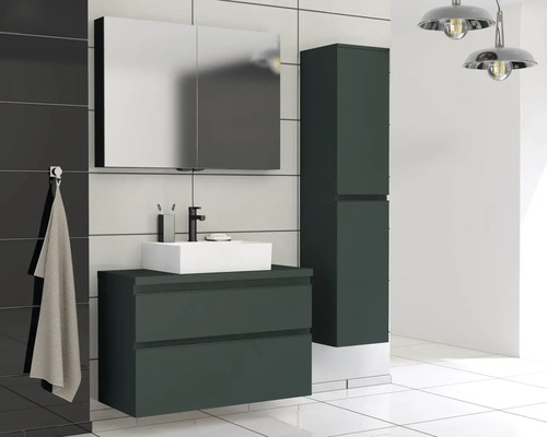 Salle de bains moderne avec meuble sous-lavabo, armoire de toilette et armoire haute pour une ambiance organisée