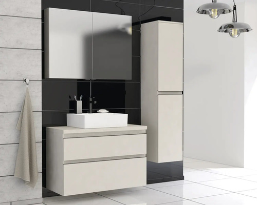 Salle de bain moderne avec meuble sous-lavabo, armoire de toilette et armoire haute pour une ambiance élégante