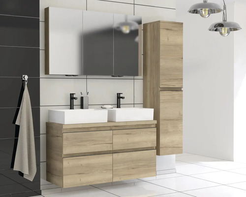 Salle de bains moderne avec double vasque, armoire de toilette et armoire haute aspect bois