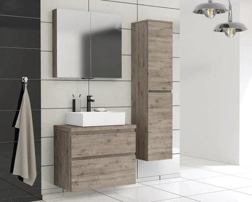 Modernes Badezimmer mit Waschtisch, Spiegelschrank und Hochschrank in Holzoptik