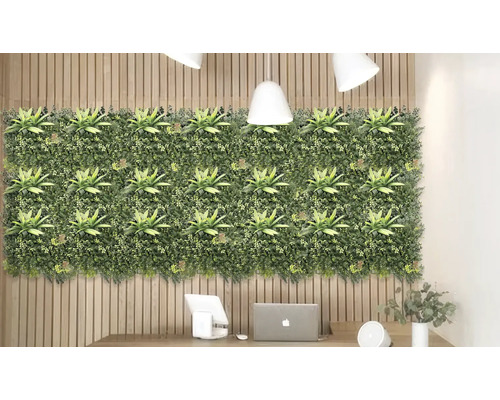 Mur décoratif avec des plantes artificielles à l''intérieur