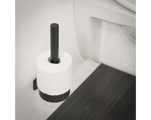 Toilettenpapierhalter mit Toilettenpapierrolle