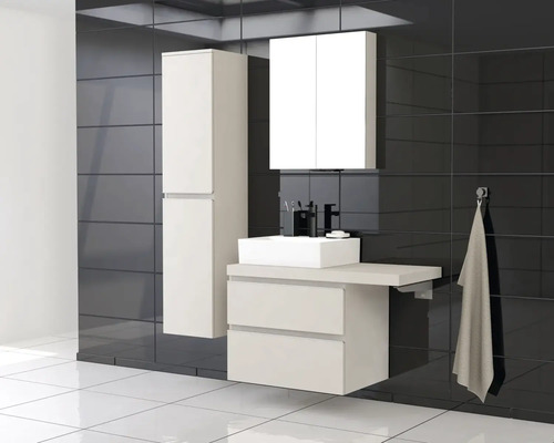 Salle de bain moderne avec meuble-lavabo, armoire de toilette et armoire haute