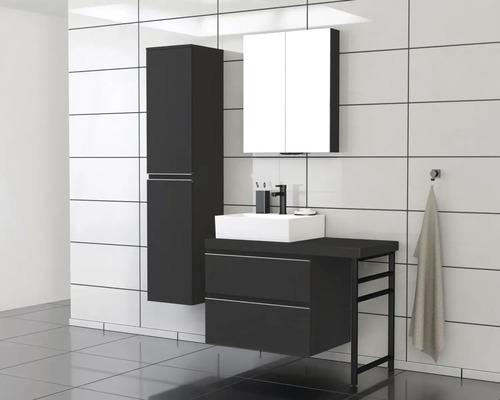 Modernes Badezimmer mit Waschtisch, Spiegelschrank und Hochschrank