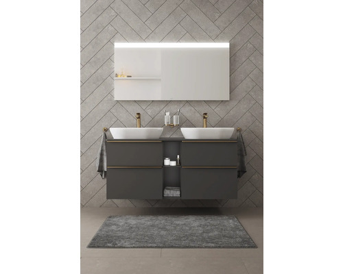 Salle de bain moderne avec lavabo, miroir et meuble bas gris