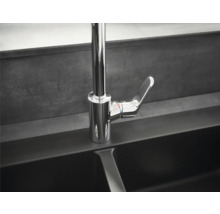 Robinet de cuisine en métal avec mitigeur et marquage de l''eau