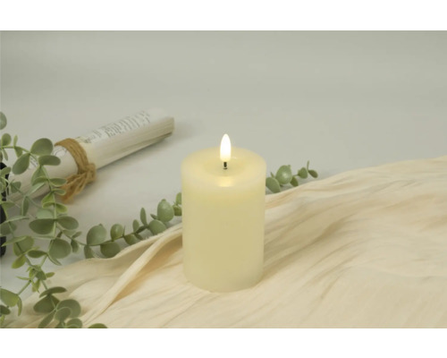 Dekorative LED Kerze mit flackerndem Licht