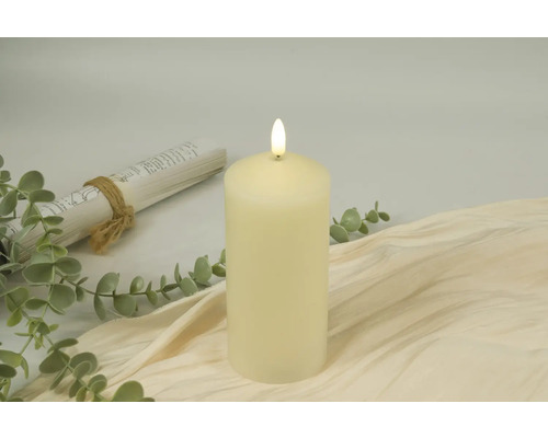 Dekorative LED-Kerze mit flackerndem Licht und Textrolle