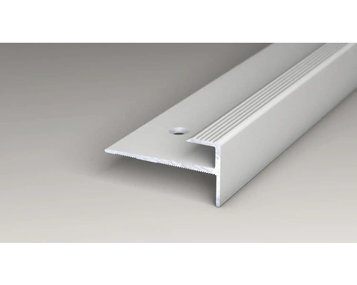 Aluminium Treppenkantenprofil mit geriffelter Oberfläche und Befestigungslöchern