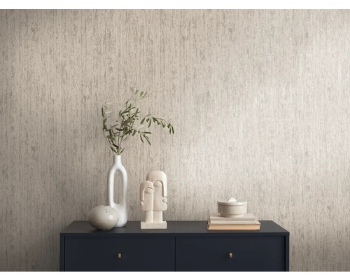 Papier peint avec des structures verticales sur un mur