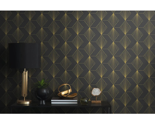 Dekorative Wand mit geometrischem Muster in Gold