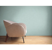 Sessel mit Polsterbezug und Holzbeinen