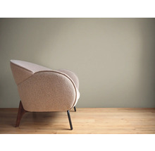 Sessel mit Textilbezug und Holzfüssen