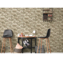 Raum mit Magnolien Tapete, Tisch und Barhockern