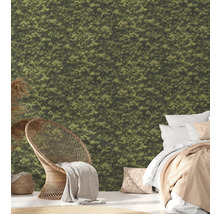 Chambre à coucher avec mur de mousse, chaise et lit