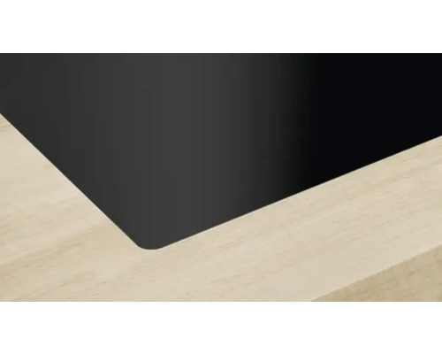 Ausschnitt einer Arbeitsplatte mit Aussparung