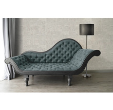 Chaise longue avec capitonnage et lampadaire