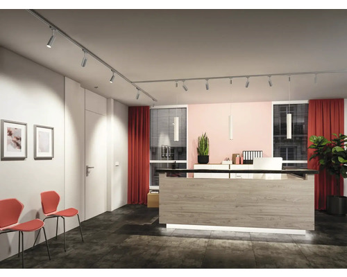 Espace de réception avec système d''éclairage, mobilier et décoration