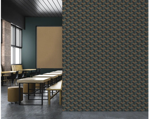 Vue d''une pièce avec du papier peint à motifs, des tables et des sièges.