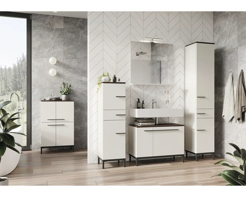 Salle de bains avec meuble-lavabo, armoire de toilette, armoire haute et meuble bas dans un design clair