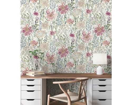 Papier peint photo à motif floral dans un bureau lumineux avec bureau et chaise