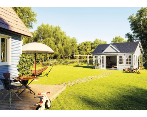 Jardin avec abri de jardin, balançoire, hamac, parasol et terrasse