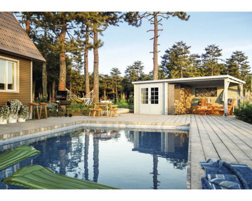 Espace extérieur avec piscine, barbecue, abri de jardin et sièges