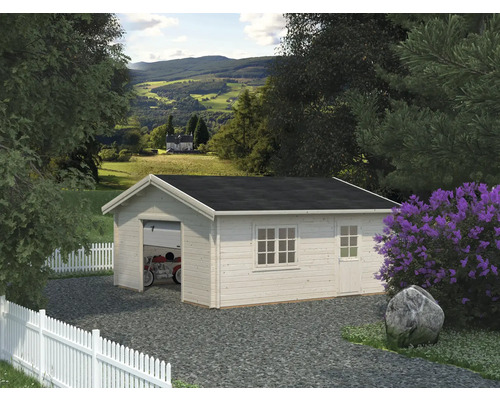 Gartenszene mit Holzgarage, Motorrad und Zaun