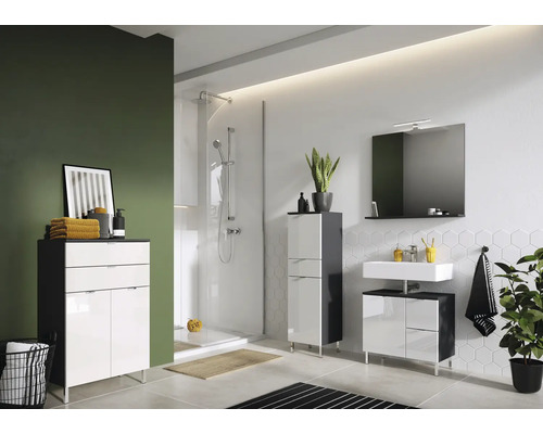 Salle de bains avec douche, lavabo, armoire de toilette et armoire haute au design moderne