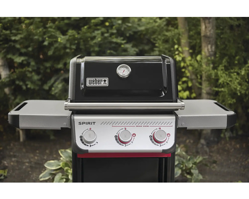 Grill à gaz Weber Spirit avec thermomètre et tablettes latérales