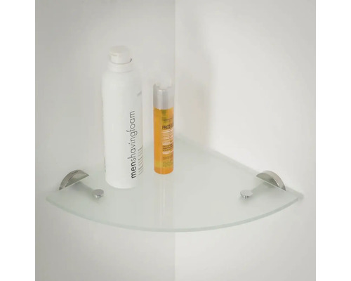 Eckregal aus Glas mit Halterungen im Badezimmer