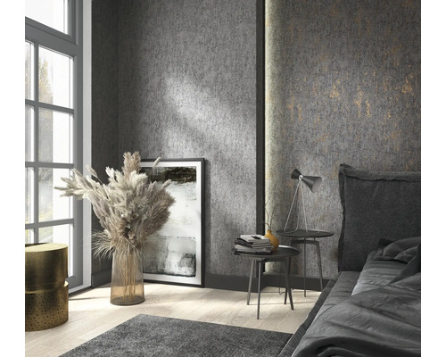 Schlafzimmer mit Bett, Nachttischen, Lampe und Wanddekoration in einem modernem Design.