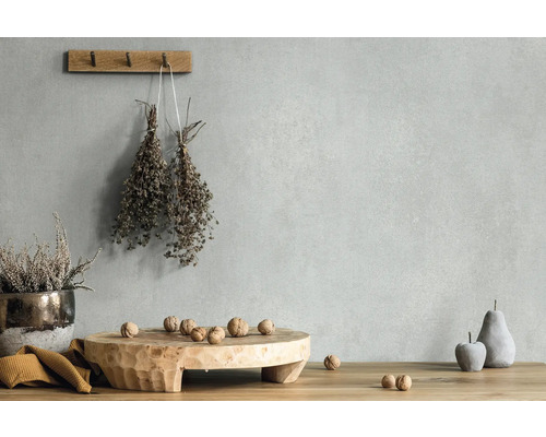 Wandgestaltung mit Putzstruktur, Kräutern, Nüssen und Dekoration