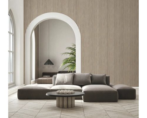 Salon avec canapé, table et panneaux muraux