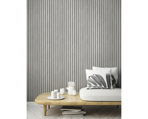 Dekorative Wandgestaltung mit geriffeltem Wandpaneel im Wohnbereich.