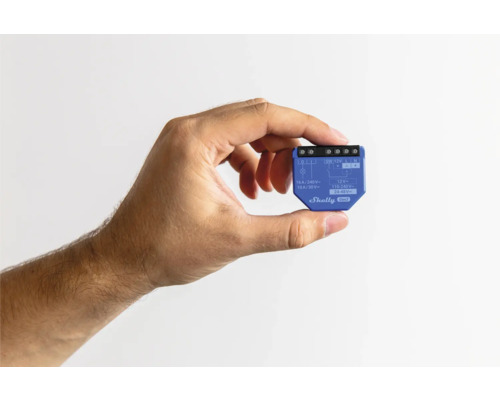 Relais Shelly Gen3 Smart Home dans la main