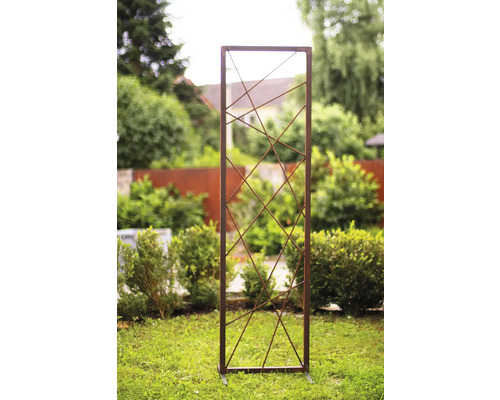 Gartendekoration Rankhilfe aus Metall im Garten