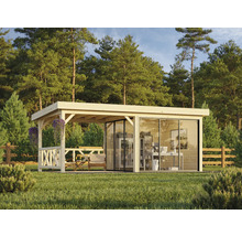 Maison de jardin en bois avec façade en verre et terrasse couverte sur une pelouse