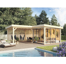 Scène de jardin avec pavillon, fauteuils suspendus, chaises longues et piscine