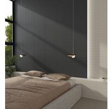 Chambre à coucher avec lit, carreaux muraux et suspensions