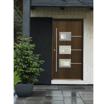 Porte d''entrée en bois avec trois panneaux de verre rectangulaires et une poignée allongée