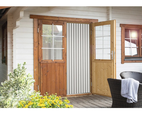 Maison en bois avec double porte et protection contre les insectes