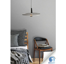 Chambre avec lit, chaise, suspension et sceau Aqua Grip Technology